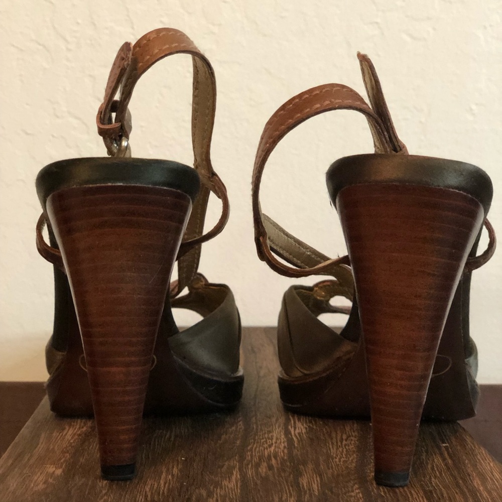 Prada heels - Picture 5 of 6